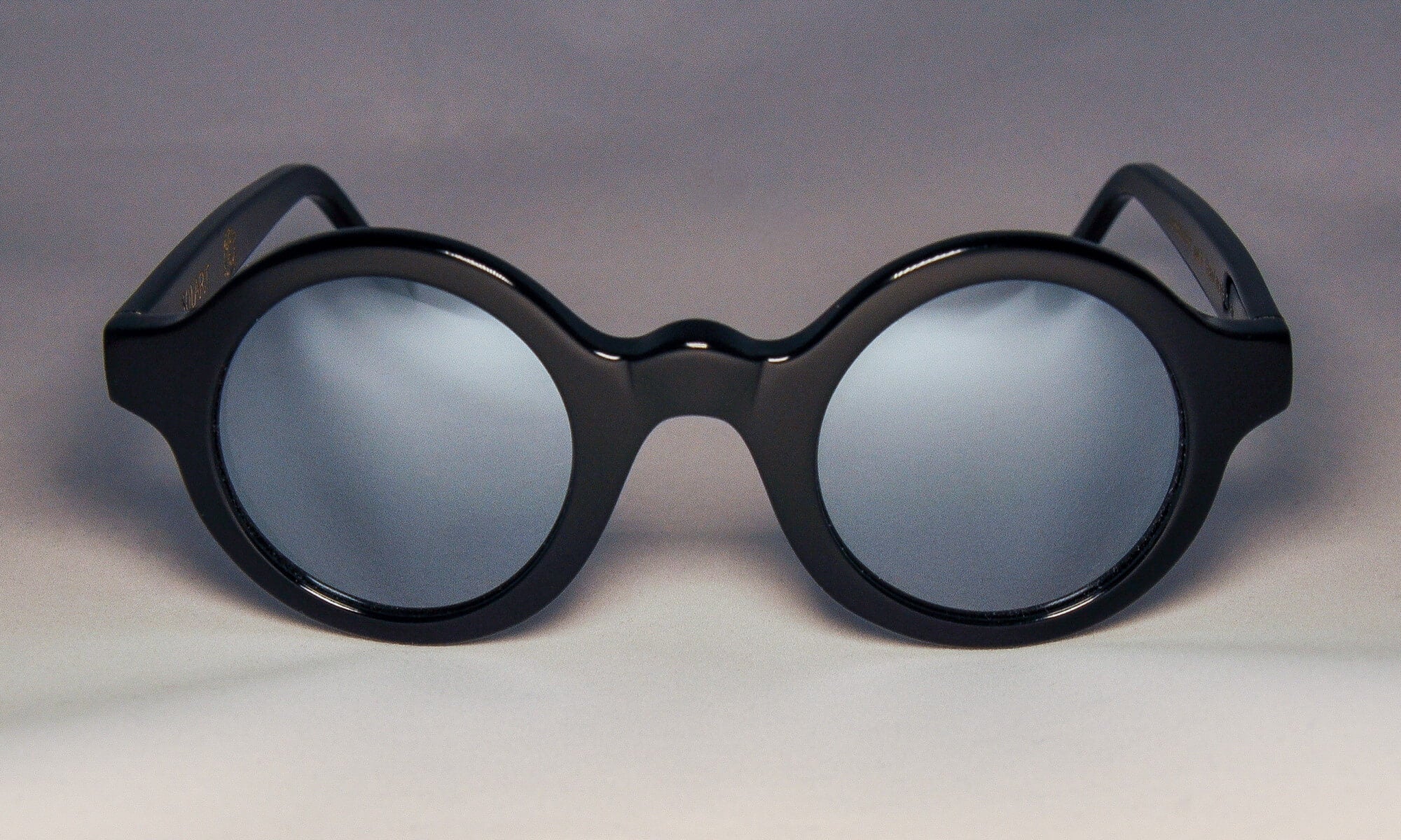 Corbusier | Glossy Black